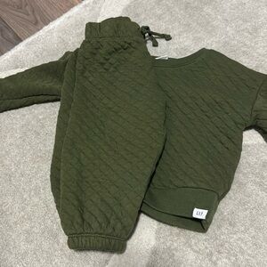 Baby gap track suit. Green. 12-18 months. Gently used
